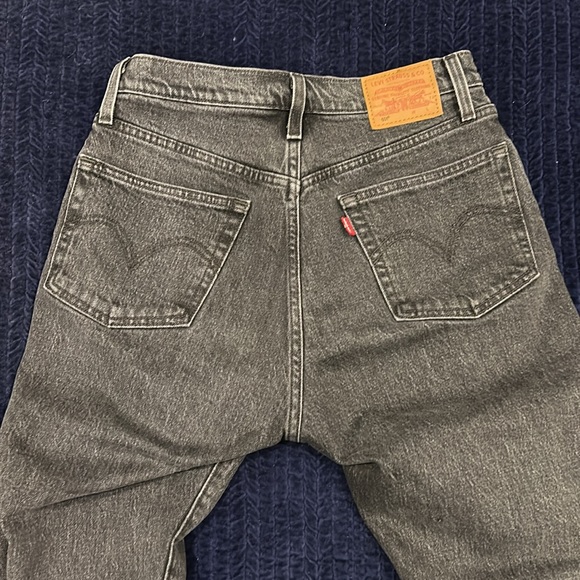 Levi’s 501 cropped Jean - Picture 3 of 5
